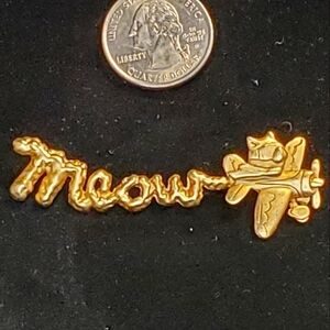0232. EUC ~ Aviator Cat 🐈 Goldtone Kittie MEOW Sky Pilot ~ ✈️